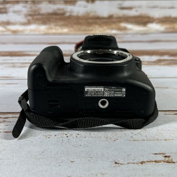 Canon Rebel EOS T6i Digital Camera FOR PARTS OR REPAIR 24.2 mp EXC Body UNTESTED - Picture 5 of 5